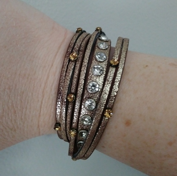 ⭐️SALE⭐️Brand New Gorgeous Wrap Bracelet✨ - Picture 5 of 6